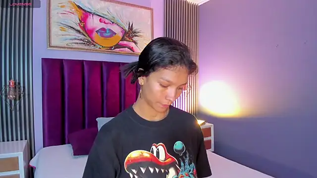 LauraAristizabal online show from February 7, 2026, 12:31 pm