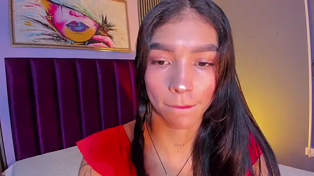 Snapshot of LauraAristizabal chatting on July 1, 2026, 12:07 pm LauraAristizabal online show from July 1, 2026, 12:07 pm