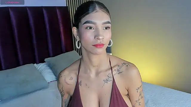 Snapshot of LauraAristizabal chatting on July 21, 2026, 12:07 pm LauraAristizabal online show from July 21, 2026, 12:07 pm