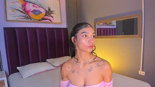 Snapshot of LauraAristizabal chatting on July 29, 2026, 12:25 pm LauraAristizabal online show from July 29, 2026, 12:25 pm