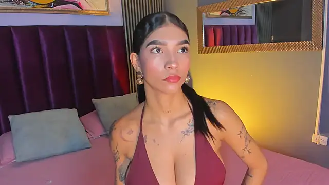 Snapshot of LauraAristizabal chatting on August 2, 2026, 11:30 am LauraAristizabal online show from August 2, 2026, 11:30 am