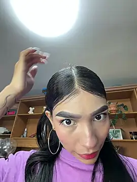 Snapshot of LauraAristizabal chatting on August 6, 2026, 11:56 am LauraAristizabal online show from August 6, 2026, 11:56 am