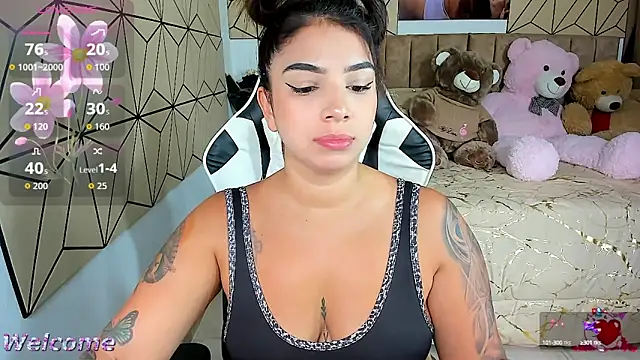 vane lopez  online show from September 10, 2025, 5:02 pm