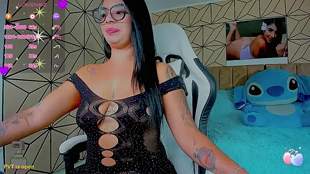 vane lopez  online show from February 27, 2026, 8:42 pm