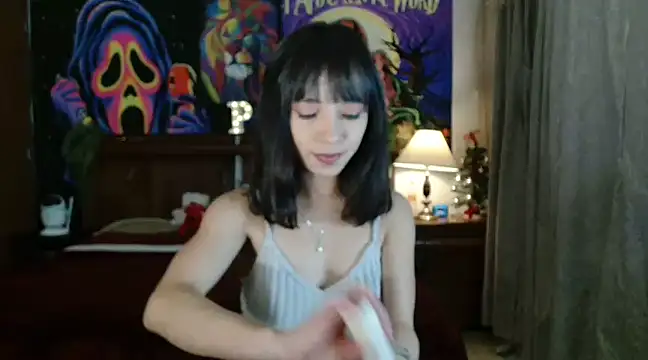 Snapshot of MINI_Petite chatting on December 5, 2024, 4:20 am MINI Petite online show from December 5, 2024, 4:20 am