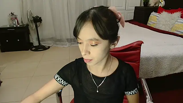 Snapshot of MINI_Petite chatting on January 3, 2025, 10:51 pm MINI Petite online show from January 3, 2025, 10:51 pm