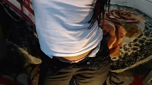 sexyjustin202 online show from June 19, 2026, 2:38 am