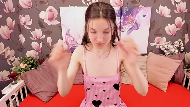 Snapshot of MelaniGrand chatting on February 21, 2025, 10:28 am MelaniGrand online show from February 21, 2025, 10:28 am