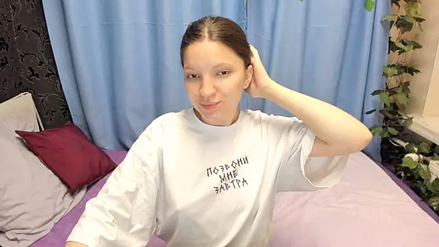 Snapshot of MelaniGrand chatting on September 9, 2025, 8:36 am MelaniGrand online show from September 9, 2025, 8:36 am