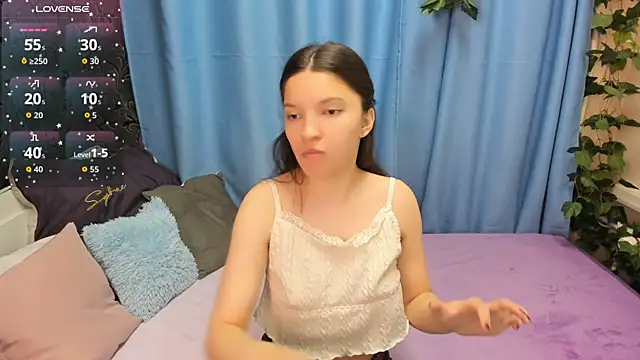 Snapshot of MelaniGrand chatting on October 25, 2025, 9:39 am MelaniGrand online show from October 25, 2025, 9:39 am