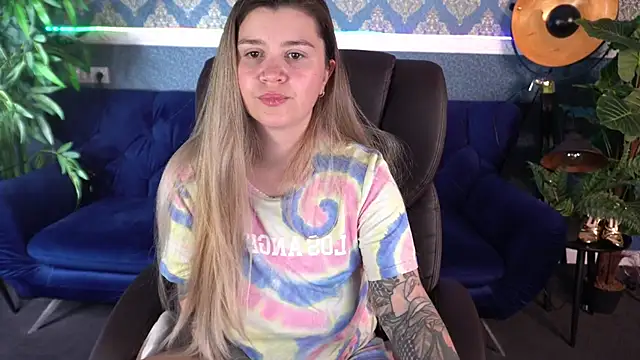 AmellyMilly online show from November 16, 2025, 8:03 pm