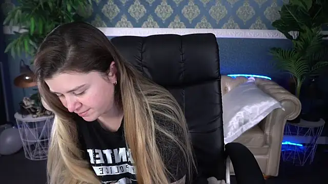 AmellyMilly online show from March 22, 2026, 8:12 pm