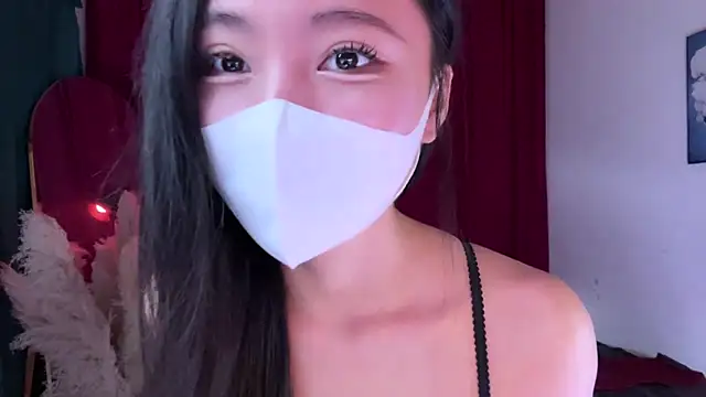 alaia-EDP online show from November 14, 2025, 4:28 pm