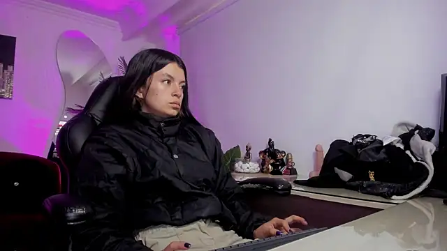 Meghan320 online show from October 29, 2025, 11:34 am