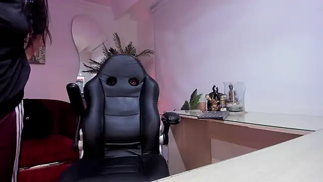 Meghan320 online show from February 10, 2026, 11:36 am