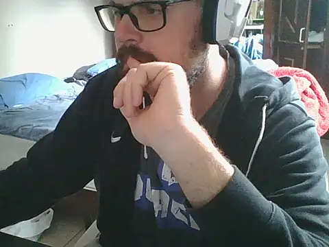 Snapshot of SuyNey chatting on October 7, 2025, 2:14 pm SuyNey online show from October 7, 2025, 2:14 pm