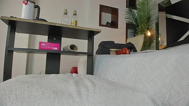 Snapshot of candy_sweet_ chatting on October 8, 2025, 7:11 pm candy sweet online show from October 8, 2025, 7:11 pm