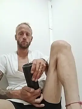 Happypotplants online show from February 13, 2026, 11:45 pm