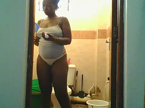 CuteJ online show from February 4, 2025, 1:16 pm