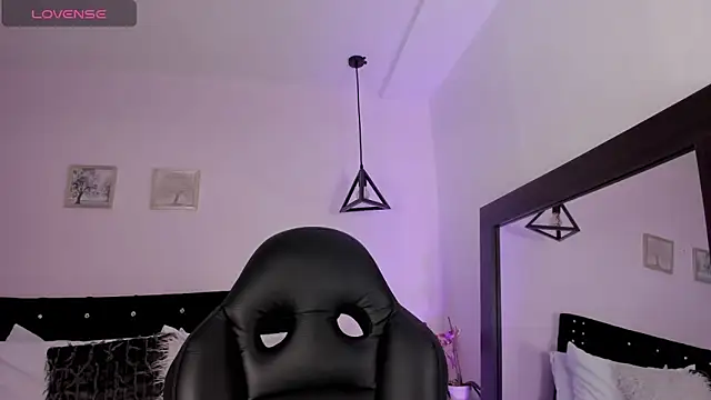 CeliWoods online show from October 6, 2025, 11:18 am