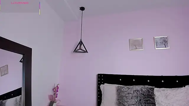 CeliWoods online show from November 19, 2025, 11:21 am