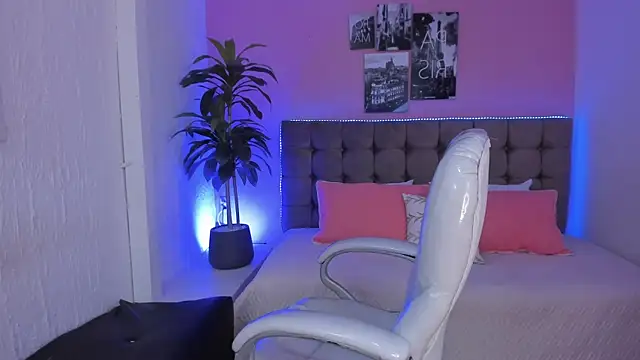 Stefhanyblow online show from February 19, 2025, 9:47 pm