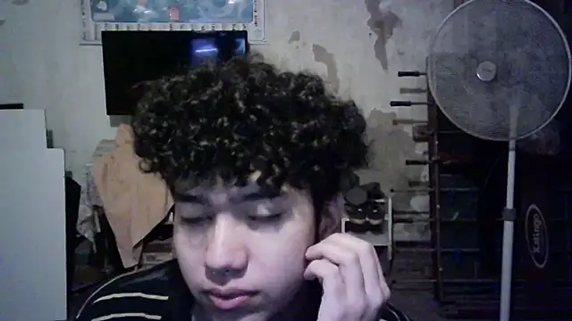 Snapshot of Emv2 chatting on February 28, 2026, 6:36 am Emv2 online show from February 28, 2026, 6:36 am