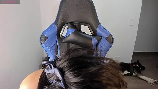 Miss Nicole online show from November 9, 2025, 8:18 pm