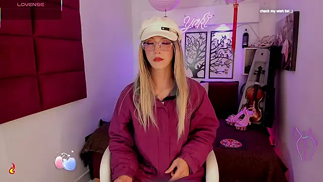 Snapshot of Yaki_Tai chatting on September 22, 2025, 3:25 pm Yaki Tai online show from September 22, 2025, 3:25 pm