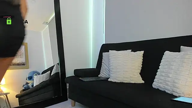 Snapshot of antonella_dom1 chatting on April 22, 2026, 10:11 pm antonella dom1 online show from April 22, 2026, 10:11 pm