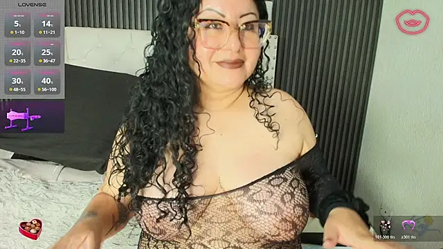 hazel milf online show from March 24, 2026, 11:37 am
