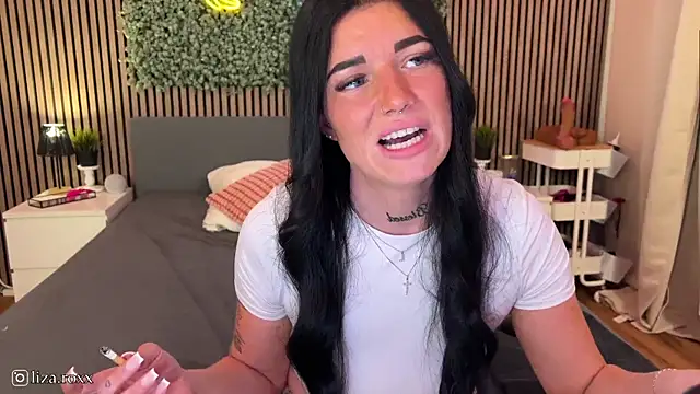 Snapshot of LizaRoxx chatting on September 18, 2025, 7:05 pm LizaRoxx online show from September 18, 2025, 7:05 pm