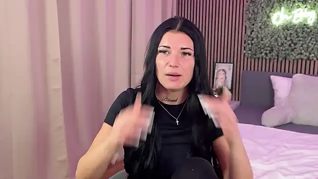 LizaRoxx online show from February 2, 2026, 9:35 pm