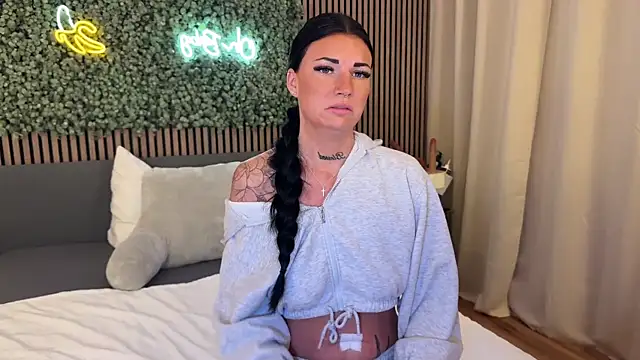 Snapshot of LizaRoxx chatting on February 8, 2026, 12:14 am LizaRoxx online show from February 8, 2026, 12:14 am