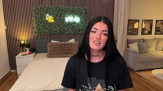 Snapshot of LizaRoxx chatting on March 17, 2026, 10:02 pm LizaRoxx online show from March 17, 2026, 10:02 pm