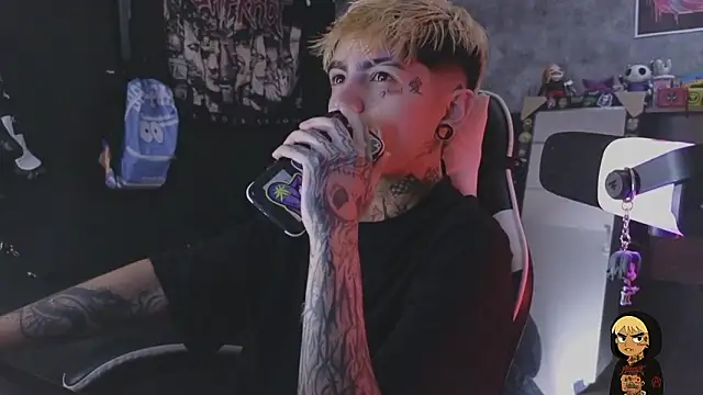 Snapshot of AcidMilo chatting on February 21, 2026, 4:19 pm AcidMilo online show from February 21, 2026, 4:19 pm