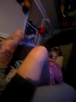 hotnicz10 online show from February 3, 2026, 4:10 am