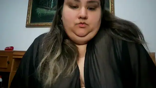 nicholle online show from April 29, 2026, 9:32 pm