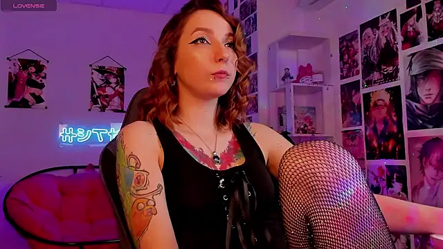 PrettyReckess online show from January 6, 2025, 12:02 pm
