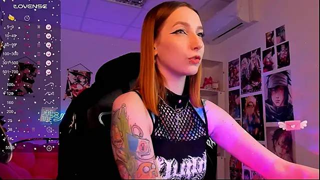 PrettyReckess online show from February 12, 2025, 11:40 am