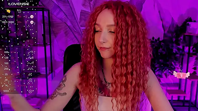 PrettyReckess online show from February 25, 2025, 4:42 pm