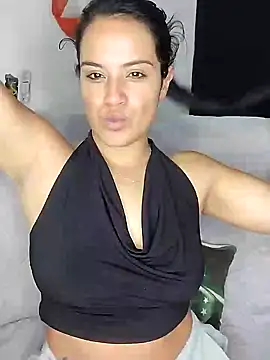 zhayra rose online show from January 3, 2025, 3:27 am