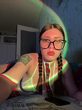 Staci Lina online show from March 4, 2025, 8:27 pm