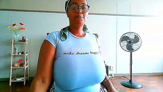 Snapshot of Charlie-Crawford chatting on December 15, 2024, 8:08 am Charlie-Crawford online show from December 15, 2024, 8:08 am