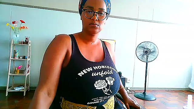 Snapshot of Charlie-Crawford chatting on December 18, 2024, 12:18 pm Charlie-Crawford online show from December 18, 2024, 12:18 pm
