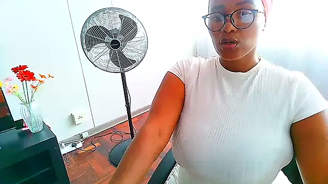 Snapshot of Charlie-Crawford chatting on December 27, 2024, 10:23 am Charlie-Crawford online show from December 27, 2024, 10:23 am