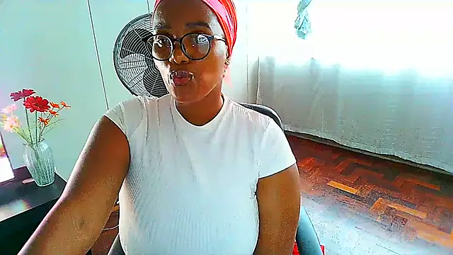 Snapshot of Charlie-Crawford chatting on December 27, 2024, 4:32 pm Charlie-Crawford online show from December 27, 2024, 4:32 pm
