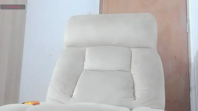 ZoeStewart online show from March 20, 2025, 11:23 pm