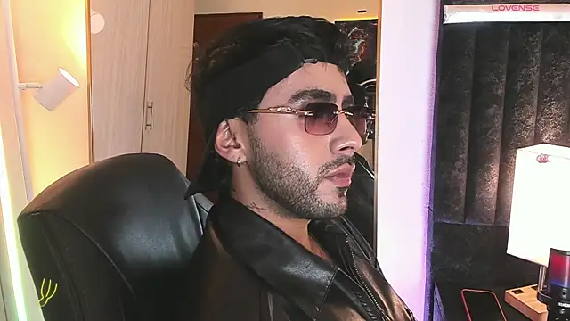ItsMeEros online show from May 8, 2026, 11:32 pm