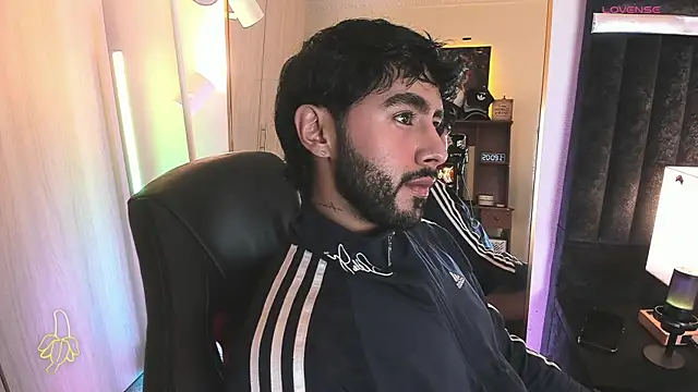 ItsMeEros online show from June 17, 2026, 1:08 am